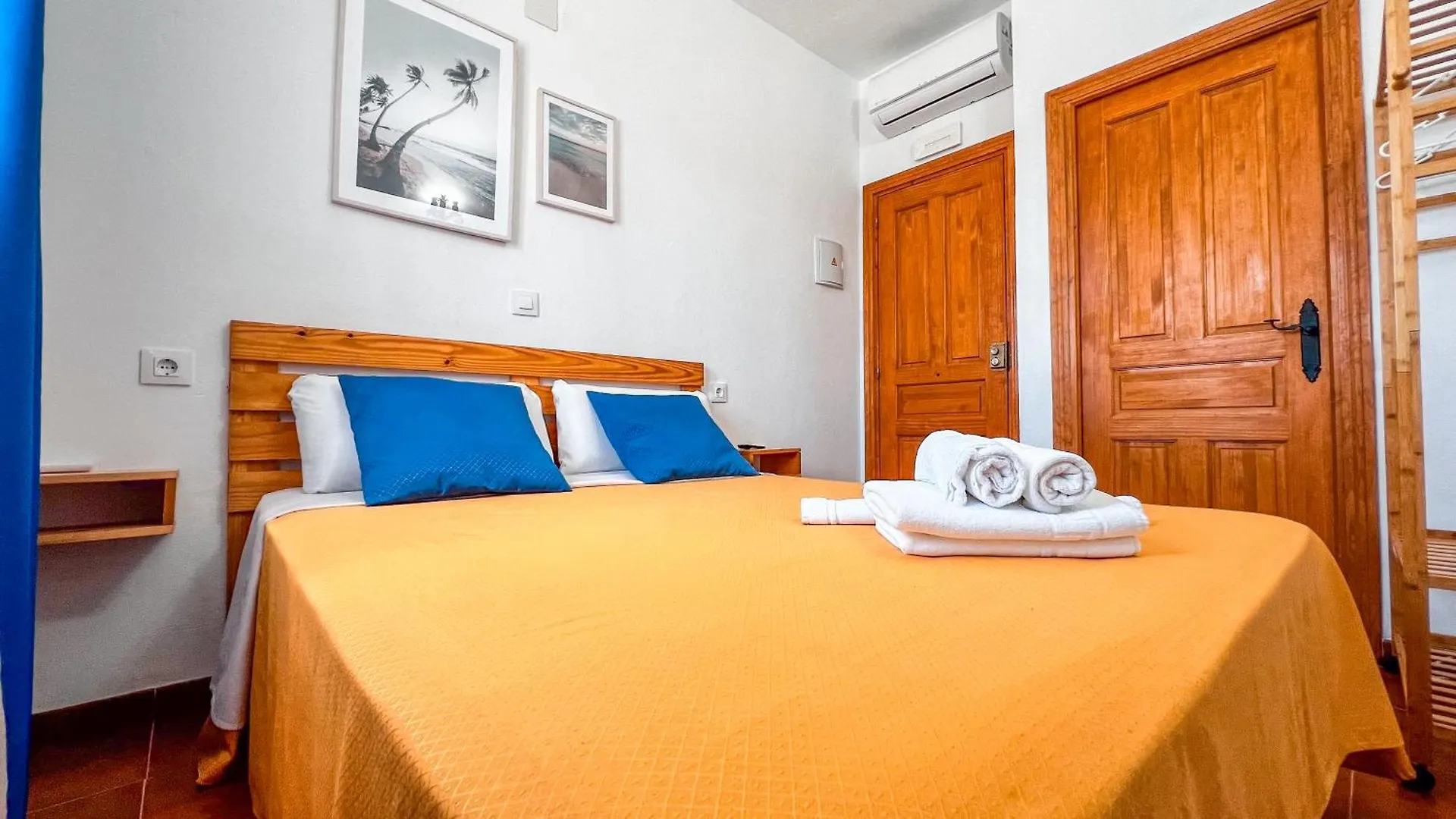 Guest house La Tortuga Lodging Rooms Tarifa Spain