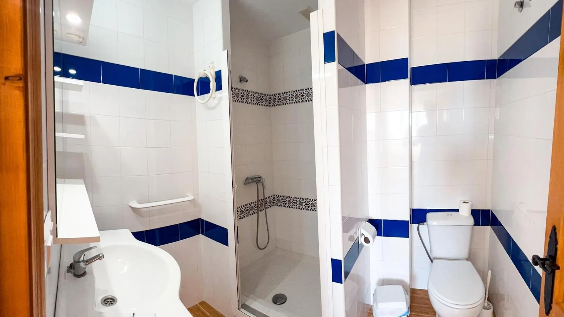 La Tortuga Lodging Rooms Tarifa Guest house